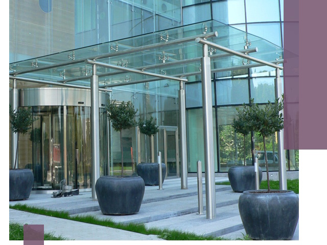 Навесы из стекла на заказ в Назрани — монтаж и установка