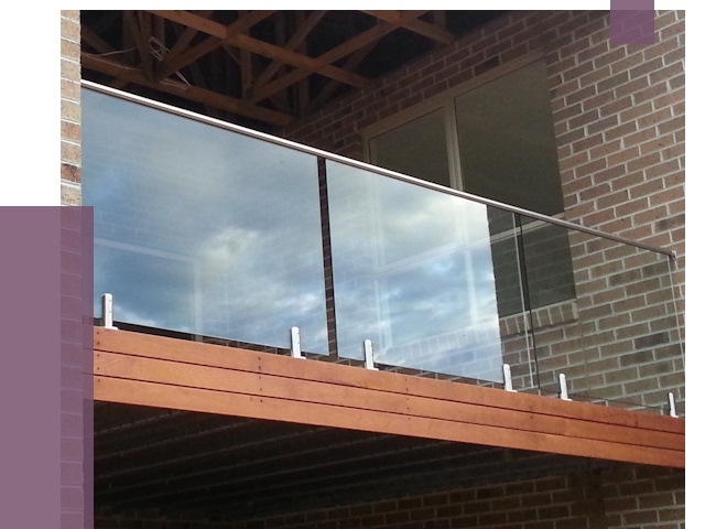 Стеклянные парапеты на крыше и террасе в Назрани от 11556 руб. | ПРОЛЁТ-Нзр