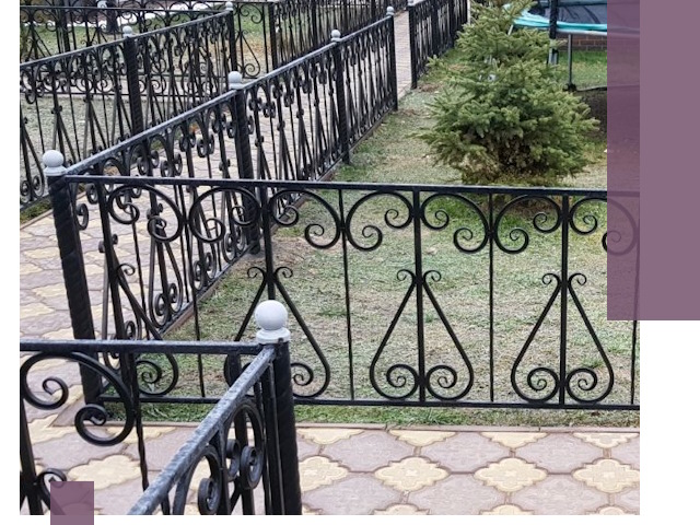 Кованые газонные ограждения под ключ в Назрани